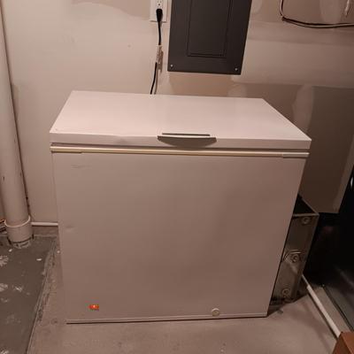 FRIGIDAIRE CHEST FREEZER