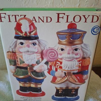 Sale Photo Thumbnail #280: vintage fitx and floyd nutcracker figurines
