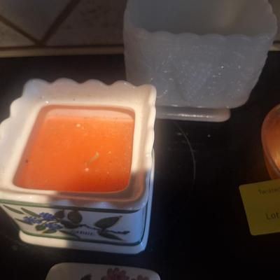 Sale Photo Thumbnail #304: the white thing has a candle in it.