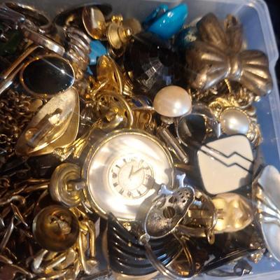 Sale Photo Thumbnail #341: these are clip on earrings, mismatched earrings pendants with no chain and various pieces that might be more suited for making jewelry.