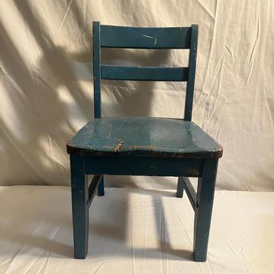 Child’s Chair, Dr Suess Books & More (D-MG)