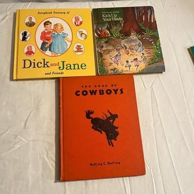 Child’s Chair, Dr Suess Books & More (D-MG)