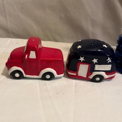 Patriotic Party Gear (D-MG)