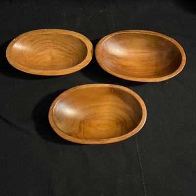 Turned Wooden Bowls & More Wooden Items (P-MG)