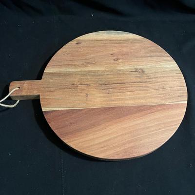 Turned Wooden Bowls & More Wooden Items (P-MG)