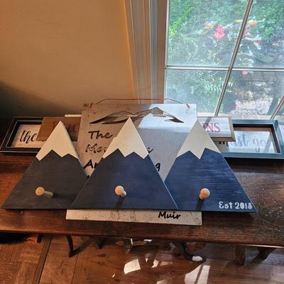 Assorted Mountain Signs (LR-JS)
