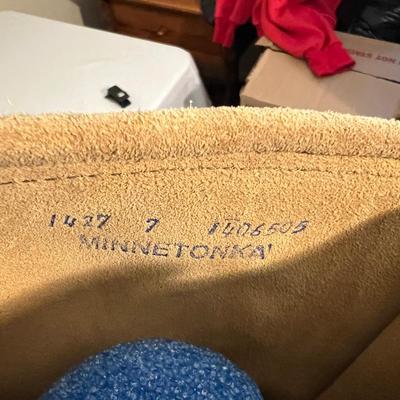 Moccasin & Cowboy Boots Plus More - Women’s Size 8 (GB2-RG)