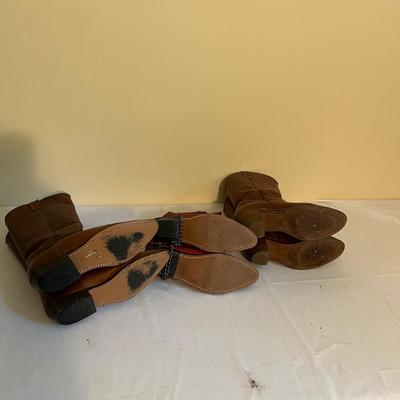 Moccasin & Cowboy Boots Plus More - Women’s Size 8 (GB2-RG)