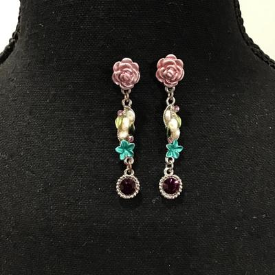 Gorgeous, flower light, purple rhinestone dangle earrings