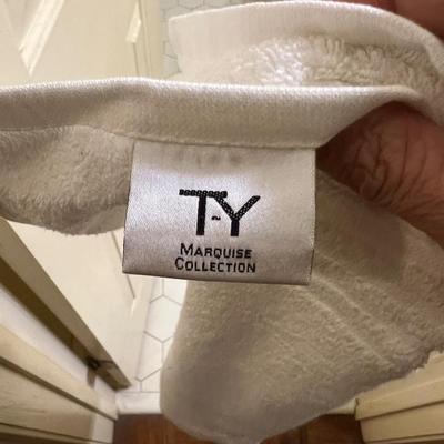 Black & White Checked Bathroom Accessories & Towels (PB-RG)