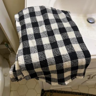 Black & White Checked Bathroom Accessories & Towels (PB-RG)