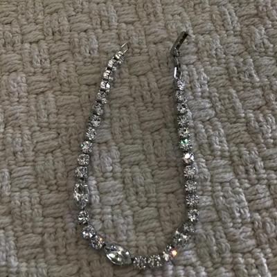 very nice vintage Kramer tennis bracelet