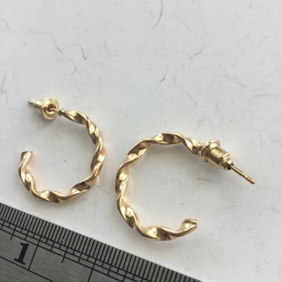 Gold tone small fashion earrings