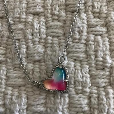 Pretty Kendra Scott Arie watercolor heart necklace