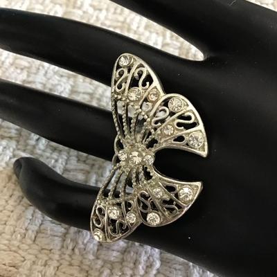 Pretty silver butterfly ring