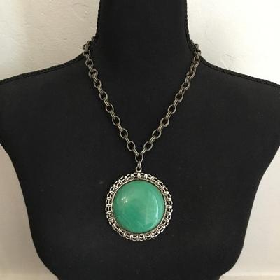 Beautiful vintage faux, jade stone pendant statement, necklace
