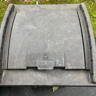 Trash Cans (G-RG)