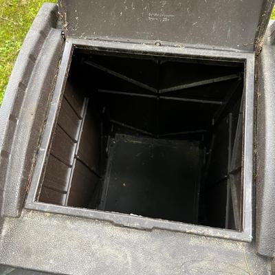 Trash Cans (G-RG)