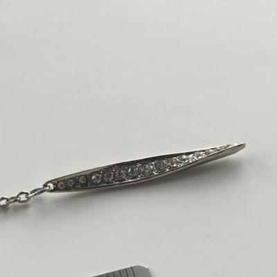 Unmarked beautiful fashion necklace