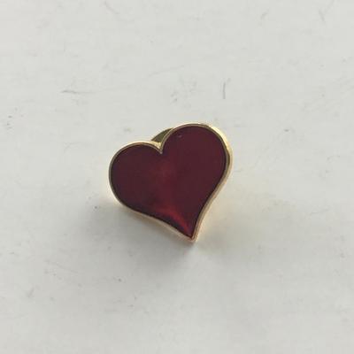 Gold tone unmarked heart push pin