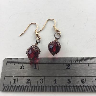 Red dangle fashion earrings