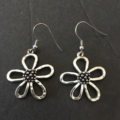 Cute flower earrings