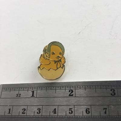 GG marked cute duck push pin vintage