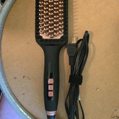 Hair straightener brush