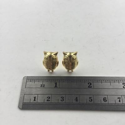 Gold tone owl push pin