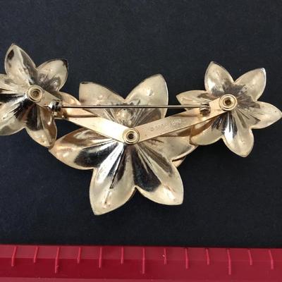 Large vintage, Sarah Coventry, gold foil, flower, brooch
