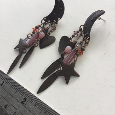 Vintage look dangle fashion earrings