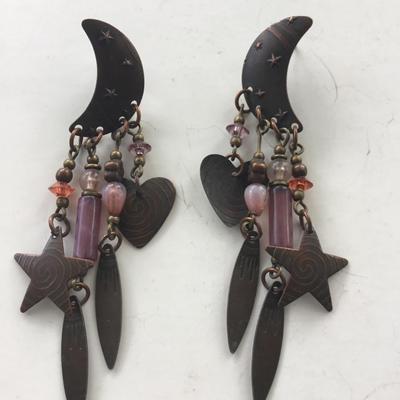 Vintage look dangle fashion earrings