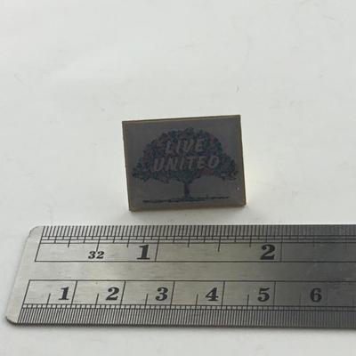 Live United push pin