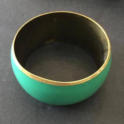 Beautiful vintage, brass sea green bangle bracelet very nice very beautiful