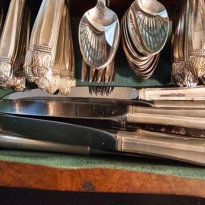 225pc Set 1938 Holmes & Edward's 'Danish Princess' Silverplate Flatware & Cases (DR-JS)