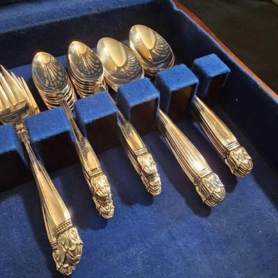 225pc Set 1938 Holmes & Edward's 'Danish Princess' Silverplate Flatware & Cases (DR-JS)