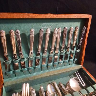 225pc Set 1938 Holmes & Edward's 'Danish Princess' Silverplate Flatware & Cases (DR-JS)