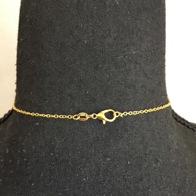 Beautiful, gold tone, vintage pendant necklace