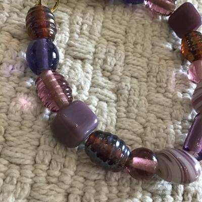 Pretty purple glass bead stretch bracelet