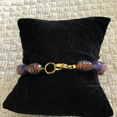 Pretty purple glass bead stretch bracelet