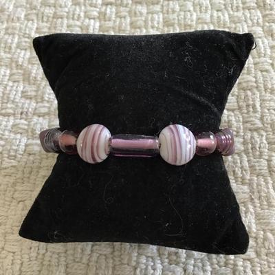 Pretty purple glass bead stretch bracelet
