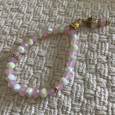 Beautiful glass bead stretch bracelet