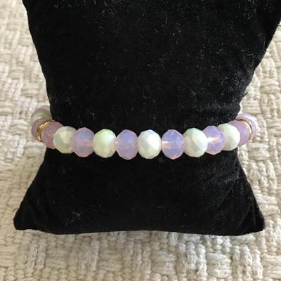 Beautiful glass bead stretch bracelet