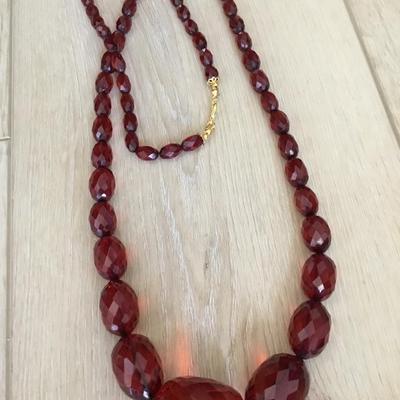 Beautiful vintage red amber faux glass bead necklace
