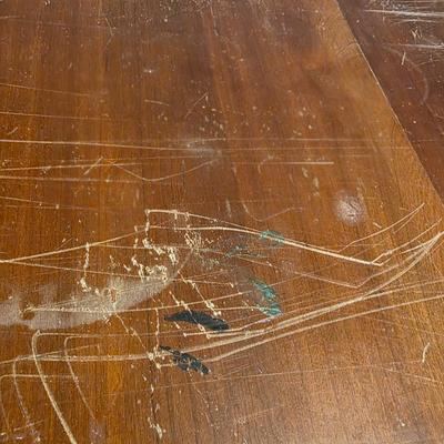 LOT 58D: Vintage Dining Table Set W/4 Rush Seated Pennsylvania Regency House Style Chairs & 4 Table Leaves