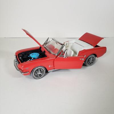LOT 93X: 1964 Ford Mustang Franklin Mint Precision Model Car