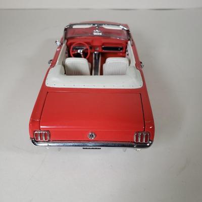 LOT 93X: 1964 Ford Mustang Franklin Mint Precision Model Car