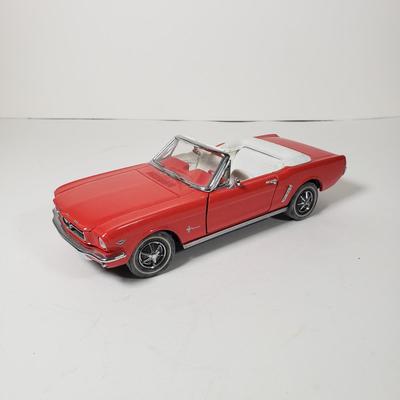 LOT 93X: 1964 Ford Mustang Franklin Mint Precision Model Car