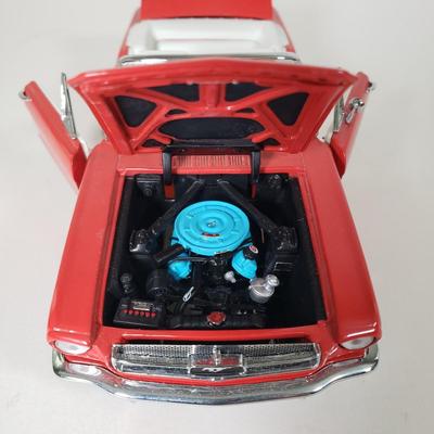 LOT 93X: 1964 Ford Mustang Franklin Mint Precision Model Car