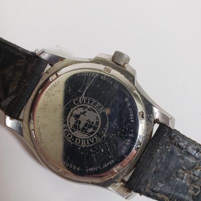 LOT 94X: Citizen Eco-Drive WR200 Mens Watch
